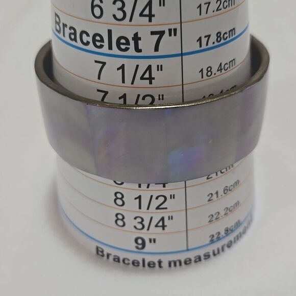 Vintage Mother of Pearl Bracelet - Picture 7 of 7